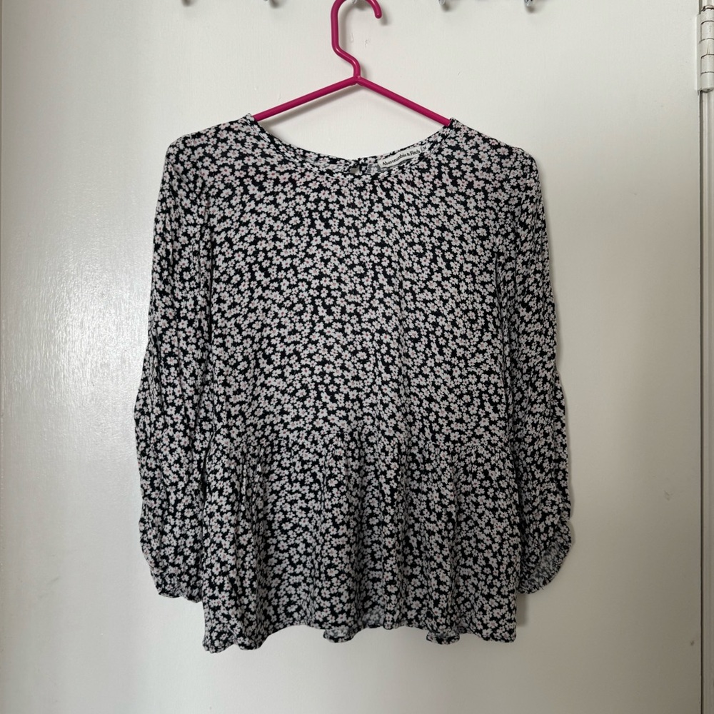 Abercrombie & Fitch Black Floral Blouse- size medium